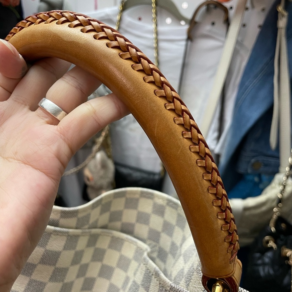 Authentic Louis Vuitton Damier Azur MM Artsy Shoulder Bag - Picture 9 of 13